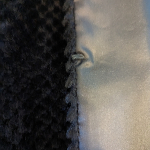 Woman's Black Faux Fur/Plush Vest- One Size - Picture 6 of 8